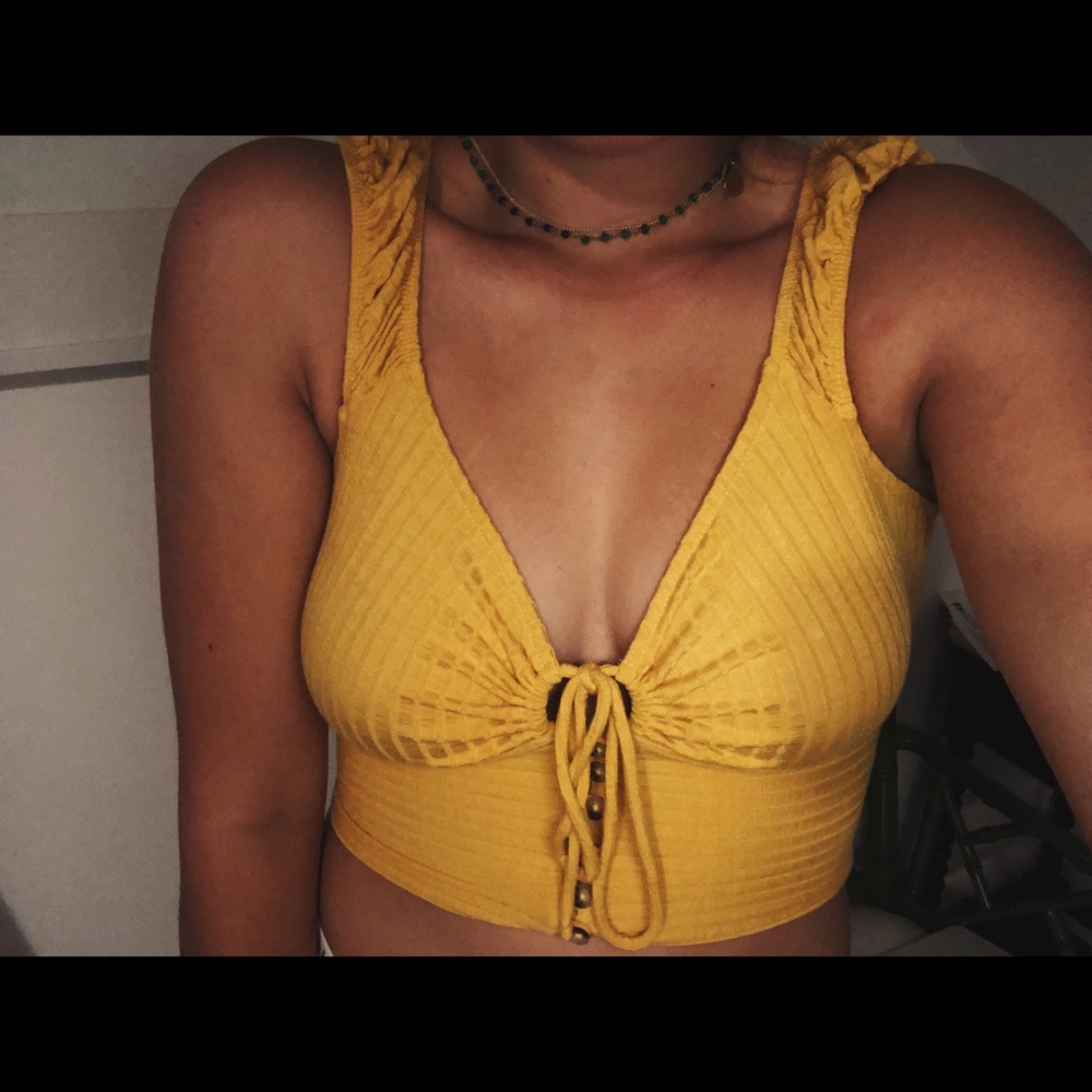 Cropped yellow tank